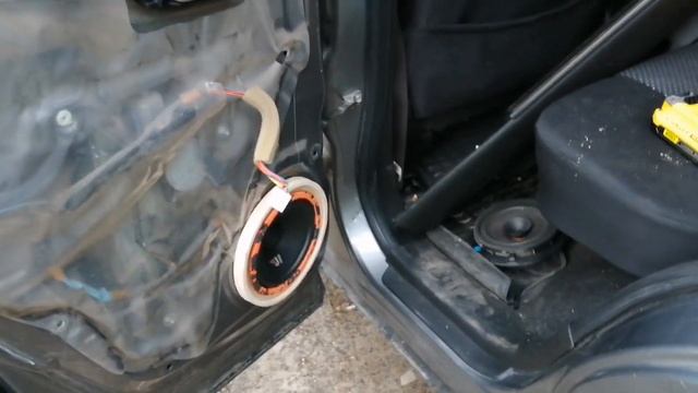 Замена штатных динамиков Suzuki Grand Vitara на Gryphon Pro 165 Midbass смотреть онлайн