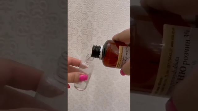 Как убрать неприятный запах из обуви?

Лови Лайфхак