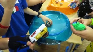 ЭТО РЕКОРД! 1000 человек на турнире по бейблейду в Москве Beyblade Burst