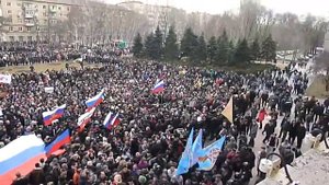 Приход подкрепления с площади Ленина.