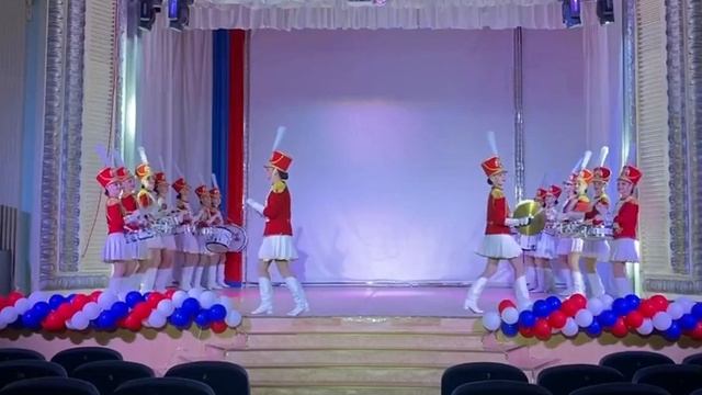 Марш из балета «Щелкунчик» П.И.Чайковский - гр. барабанщиц «Золотые эполеты» анс. «Карамельки»