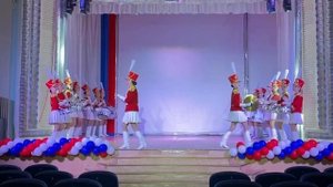 Марш из балета «Щелкунчик» П.И.Чайковский - гр. барабанщиц «Золотые эполеты» анс. «Карамельки»