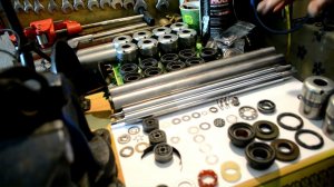 Переделать по деревенски амортизаторы иномарки из деталей ВАЗа. Вес автомобиля от 1000 до 1300 кг.