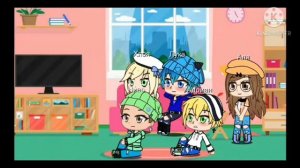 Реакция на Маринет в разных образах.