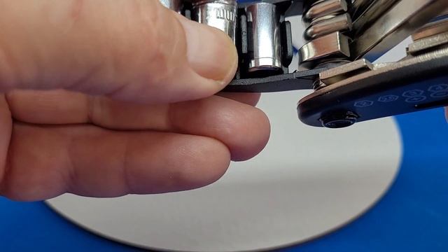 Многофункциональный ключ мультитул Rockbros GJ-1601для ремонта велосипеда в походных условиях смотреть онлайн