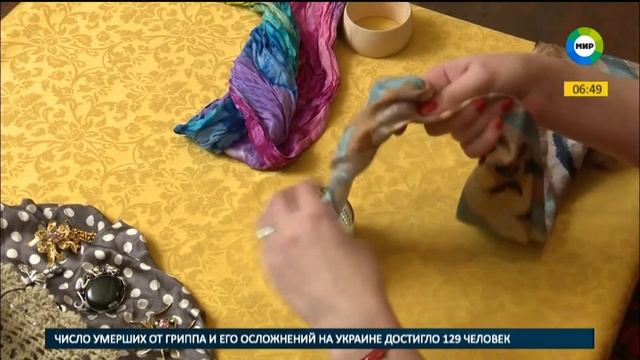 Делаем оригинальный браслет из платка. Рубрика Декор смотреть онлайн