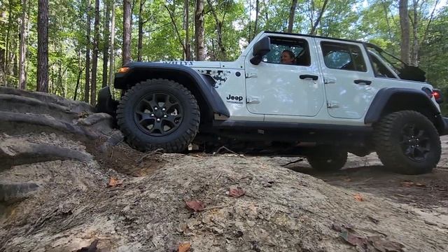 Willys JLU & EcoDiesel JLU showcase capabilities of stock & lightly modded Jeeps at Where2Wheel PG. смотреть онлайн