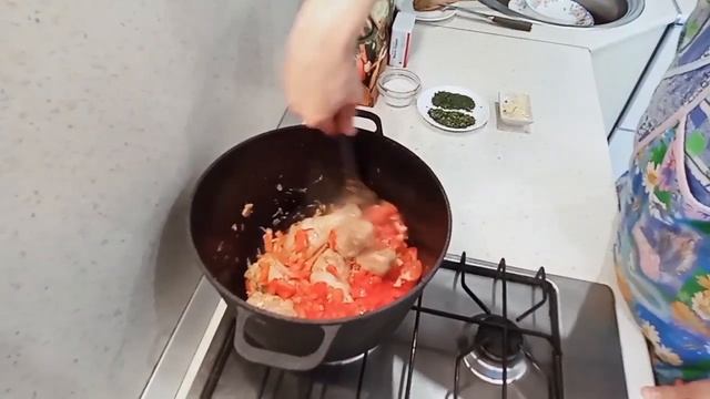 Чахохбили. Куриные ножки с восточными специями в казане. смотреть онлайн