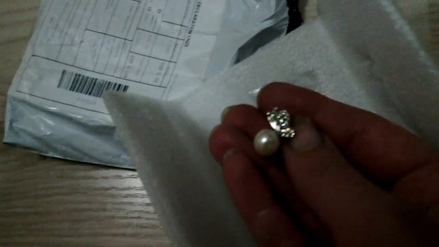 Белые серёжки из Китая - маленькие жемчужинки