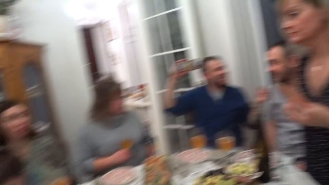 С ТРУДОМ,НО ДОБРАЛИСЬ НА ШУМНОЕ И ВЕСЁЛОЕ ЗАСТОЛЬЕ В ЧЕСТЬ БАБУШКИ?? ТАНЦЫ, ПЕСНИ И ПОДАРКИ??