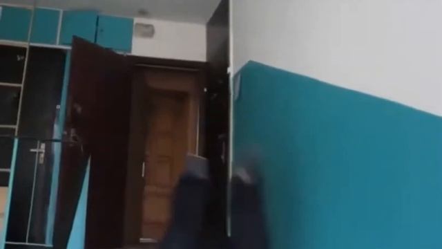 Стас Пастух упал с лестницы смотреть онлайн