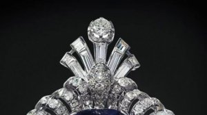 Эталонный природный САПФИР в исторической броши из коллекции АЛЬ-ТАНИ