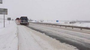 Более 80 единиц техники чистят снег на федеральных трассах Нижегородской области