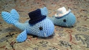 Мастер-класс маленький кит крючком. Игрушка, связанная крючком (часть 2 плавник, хвост, шляпа).