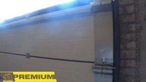 Промышленные секционные  ворота на складе от R-Premium