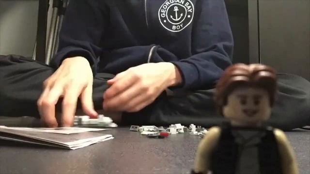 Millennium Falcon Micro Fighter (Time-lapse Build) смотреть онлайн