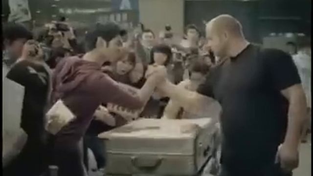 Fedor Emelianenko Snickers | Федор Емельяненко в рекламе Snickers смотреть онлайн