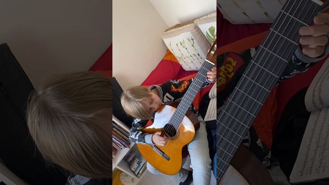 сыграл вальс на гитаре смотреть онлайн