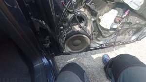Замена штатных динамиков в Volkswagen Passat на DL Audio Raven 165V.2