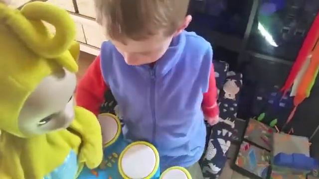 23 Телепузик играет на синтезаторе,Teletubbies plays on synthesizer смотреть онлайн