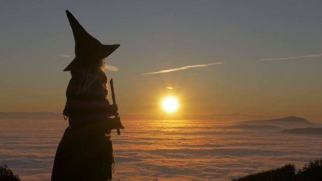 Priscilla Hernandez Flute and singing Improvisation over the clouds смотреть онлайн