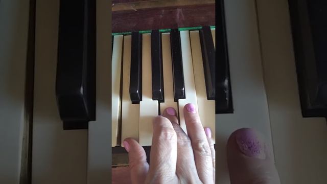 Занимательное сольфеджио для учащихся 4 класса. Трезвучия главных ступеней с обращениями.