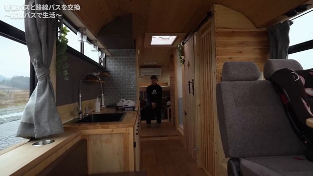 自作キャンピングカー飽きたので警察バスと路線バスを交換してみた смотреть онлайн