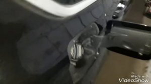 Бмв х 5 . Демонтаж лючка бака.