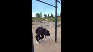 Обучаем элементу Кумкват с турника