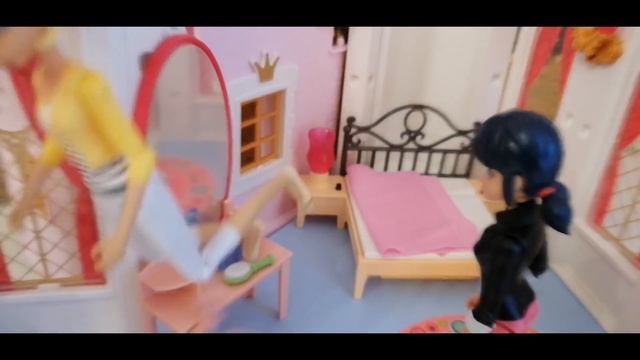 Двойник Маринетт, Адриана и Хлои. смотреть онлайн