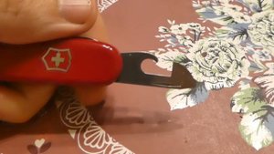 Нож перочинный складной многофункциональный Victorinox Explorer модель 1.6703 Red - лучший швейцаре