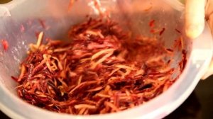 Картофельные драники со свеклой на завтрак. Beet Latkes.
