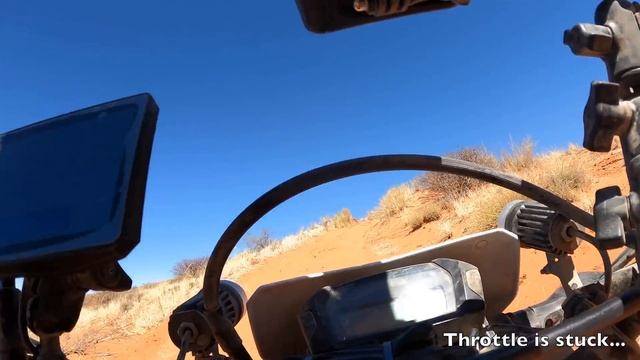 KTM EXC 450 vs. Honda CRF250L in KALAHARI RALLY 2021.