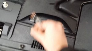 Как снять АКБ на Lancer X