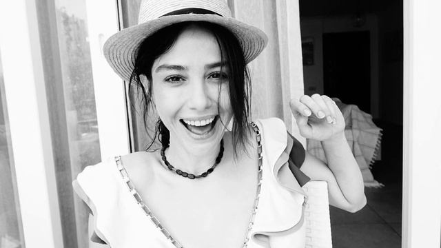 Özge Gürel and Can Yaman is going to be partners again! смотреть онлайн