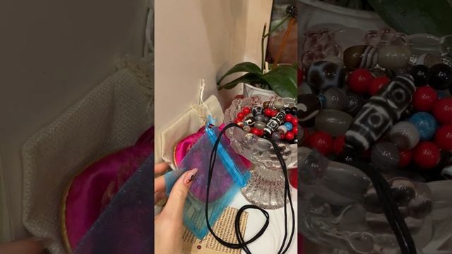 ГДЕ ХРАНИТЬ БУСИНУ ДЗИ. МЕСТО ХРАНЕНИЯ ТАЛИСМАНОВ. АМУЛЕТЫ. Талисманы из Тибета