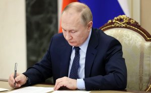 Путин велел бороться с внешними угрозами историческим просвещением / События на ТВЦ