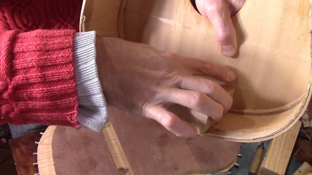 #9 Как сделать гитару из советской фабрички: готовим третью трещину смотреть онлайн