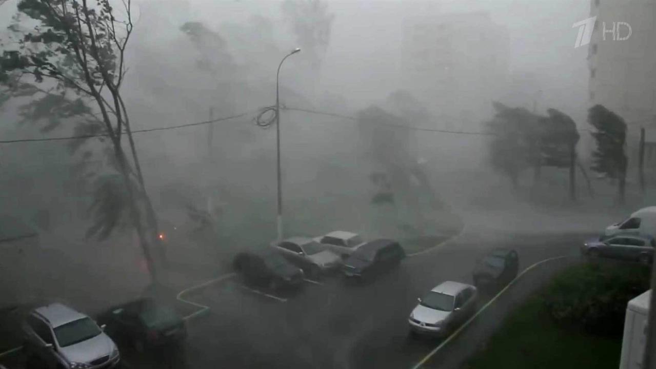 Тропический циклон ураган в Москве