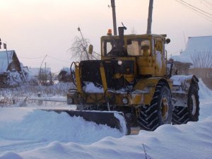 Tractors K-700A and T-150K cleaning roads /// Тракторы К-700А и Т-150К чистка дорог