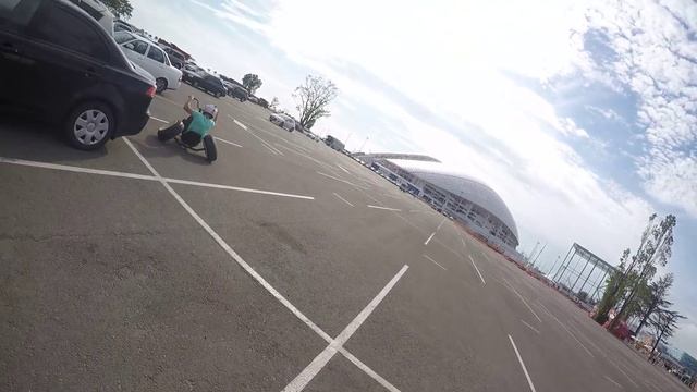 На трайке по парковке смотреть онлайн