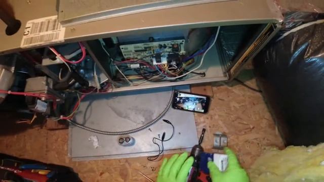 Как заменить Capacitor (конденсатор) в газовой печи и проверить его работу. смотреть онлайн