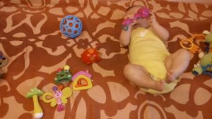 Ребёнку 4 месяца, умения, игрушки, режим дня