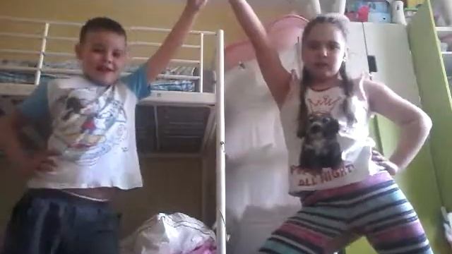 Йога челлендж разные фигуры мой брат Ярик несмог сделать первую позу смотреть онлайн