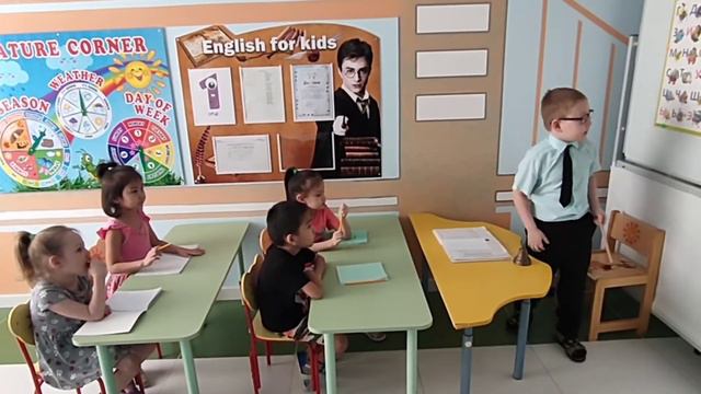 сюжетно-ролевая игра "Школа".