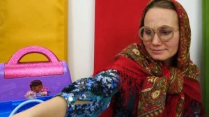 Барби отравилась?! Баба Маня и Куклы Барби и Эльза в больничке. Видео про Барби и игры в доктора