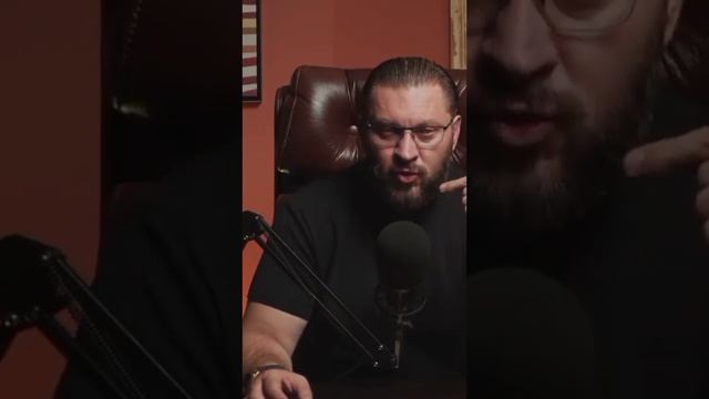 ТАКУЮ ЖЕНЩИНУ МУЖЧИНА ГОТОВ ЦЕЛОВАТЬ В ПОПУ смотреть онлайн