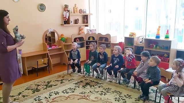 Занятие в средней группе "Рукавичка"