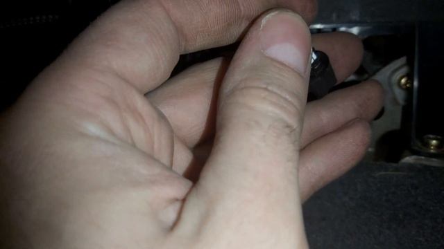 Как заменить лампочку в селекторе АКПП на Toyota Hilux Surf KZN 185 1 KZ-TE смотреть онлайн