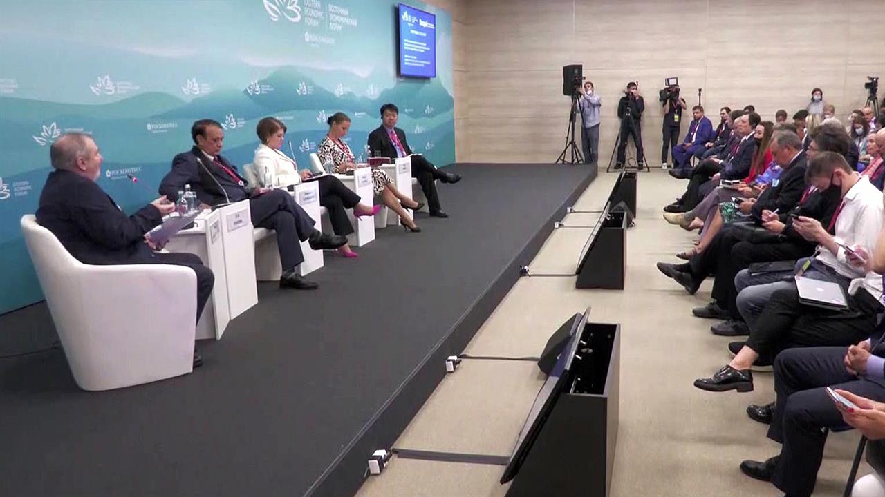 Во Владивостоке стартовала основная деловая программа Восточного экономического форума